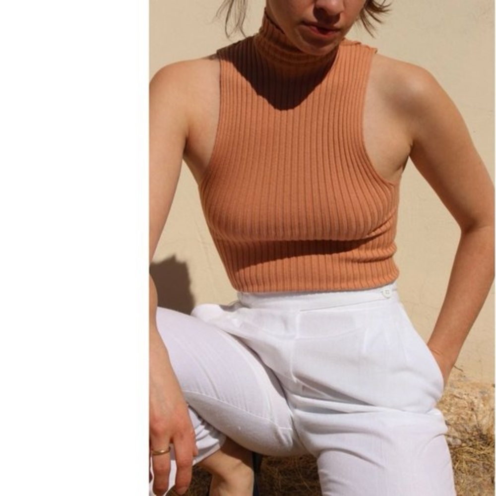 Giu Giu nonna Ribbed knit Tan Sleeveless Turtleneck Top